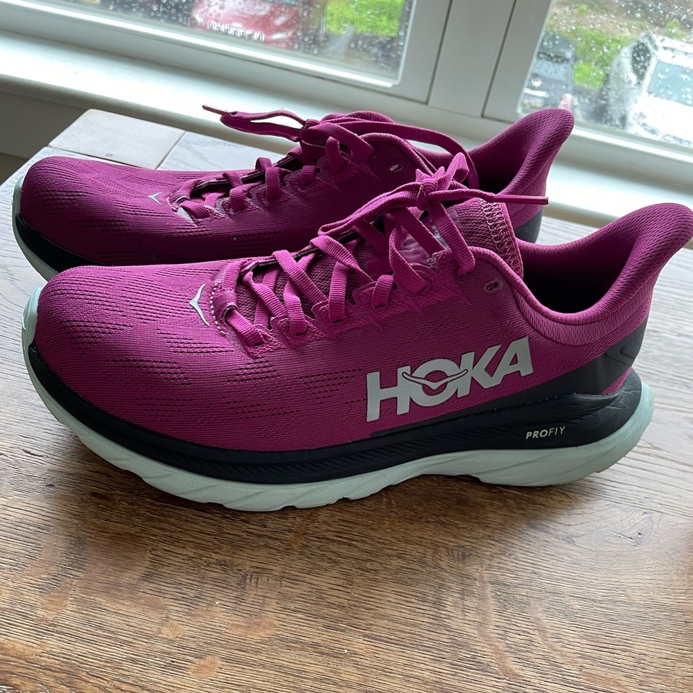 Hoka Mach 4 sneakers